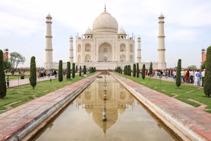 Agra train